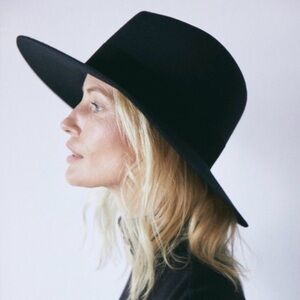 Janessa Leone Black Wool Hat Size Medium